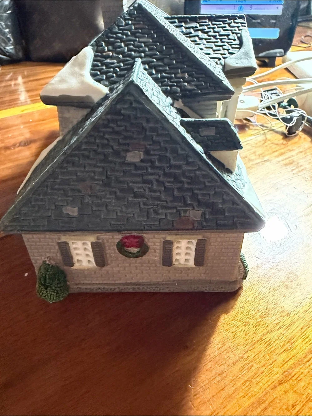 Lemax Dickensvale Porcelain Lighted House - Red, Black & White Box